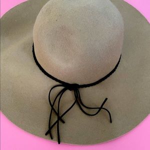 H&M floppy hat!